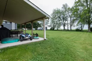 1094 Desert St NE, Uniontown, OH 44685 - Photo 16
