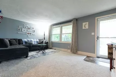 1094 Desert Street NE, Uniontown, OH 44685 - Photo 4