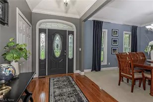 16820 Staffordshire Ct, Chagrin Falls, OH 44023 - Photo 2