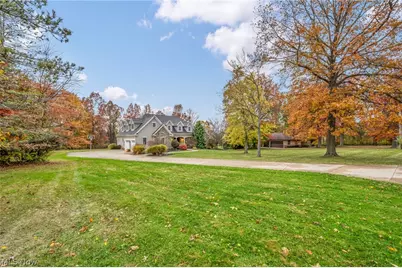 8933 Mountain View Drive, Mentor, OH 44060 - Photo 4