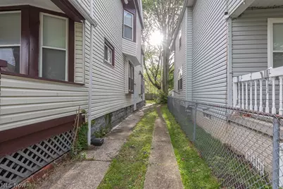 637-639 E 102nd Street, Loveland, OH 44108 - Photo 2