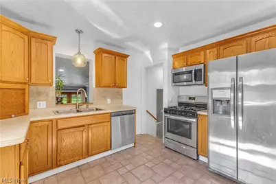 950 E Sprague Road, Grandview Heights, OH 44147 - Photo 10