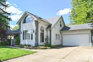 1910 Tudor St, Cuyahoga Falls, OH 44221 - Photo 50