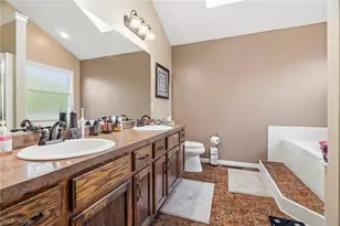 4297 Brookview Ct, Uniontown, OH 44685 - Photo 16