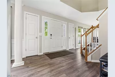 4297 Brookview Court, Uniontown, OH 44685 - Photo 4