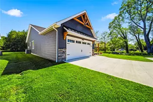 975 Lake Rd, Conneaut, OH 44030 - Photo 4