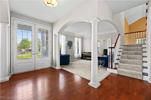 502 Augusta Dr, Fairlawn, OH 44333 - Photo 2