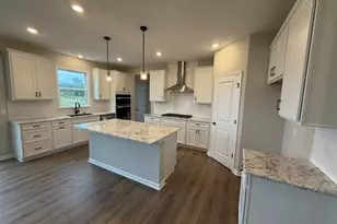 6379 Cooper Hawk Dr, Medina, OH 44256 - Photo 2