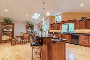6424 Creekside Trail, Solon, OH 44139 - Photo 8