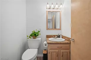 18976 Thorpe Rd, Chagrin Falls, OH 44023 - Photo 18
