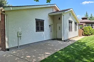 410 Breezewood Cir, Wadsworth, OH 44281 - Photo 4