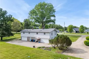 134 Center Rd, New Franklin, OH 44319 - Photo 4