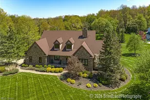 8135 Thackeray Ct, Grandview Heights, OH 44147 - Photo 1