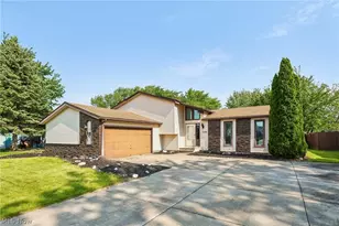 4100 Ivanhoe Dr, Lorain, OH 44053 - Photo 2