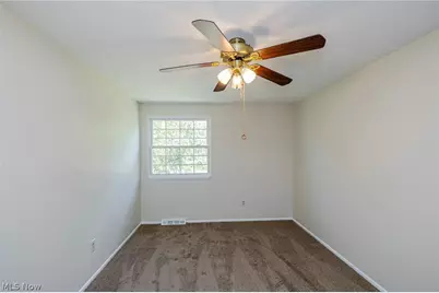 13748 Oakbrook Drive #13748, North Royalton, OH 44133 - Photo 12