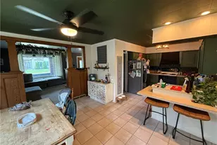 1033 Eastport Ave, Uhrichsville, OH 44683 - Photo 10