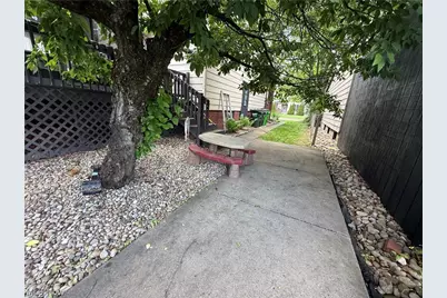 1033 Eastport Avenue, Uhrichsville, OH 44683 - Photo 28