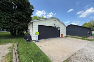 1033 Eastport Ave, Uhrichsville, OH 44683 - Photo 26