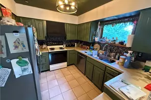 1033 Eastport Ave, Uhrichsville, OH 44683 - Photo 12
