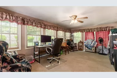 2067 Norwood Boulevard, Zanesville, OH 43701 - Photo 12