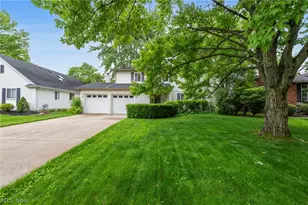 29595 Westminster Dr, North Olmsted, OH 44070 - Photo 2