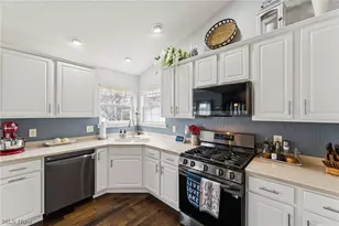 1235 Cherokee Path, Vermilion, OH 44089 - Photo 8