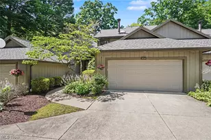 2214 Stone Creek Trail, Cuyahoga Falls, OH 44223 - Photo 2