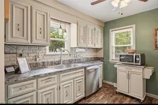 977 Learidge Rd, Lyndhurst, OH 44124 - Photo 14