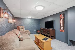 977 Learidge Rd, Lyndhurst, OH 44124 - Photo 28
