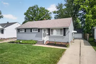 30121 Vineyard Rd, Willowick, OH 44095 - Photo 2