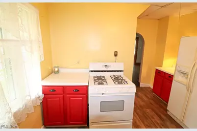 13004 Edison Street NE, Alliance, OH 44601 - Photo 6