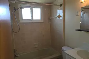 16200 Edgewood Ct, Maple Heights, OH 44137 - Photo 6