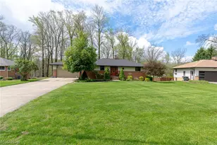4064 Diana Dr, Grandview Heights, OH 44147 - Photo 2