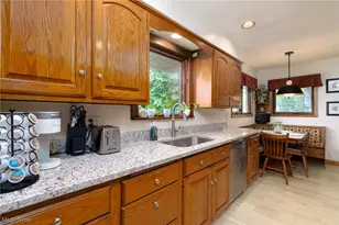 4064 Diana Dr, Grandview Heights, OH 44147 - Photo 6