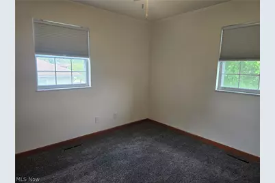 206 E 5th Street, Williamstown, WV 26187 - Photo 8
