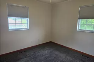 206 E 5th St, Williamstown, WV 26187 - Photo 8