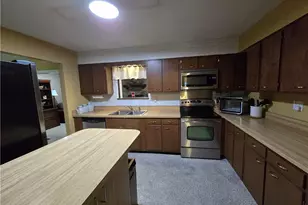 206 E 5th St, Williamstown, WV 26187 - Photo 18