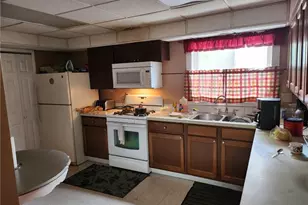 2136 16th St SW, Akron, OH 44314 - Photo 6