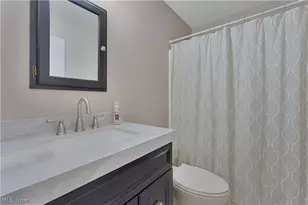 1341 Fox Run Dr, Youngstown, OH 44512 - Photo 16