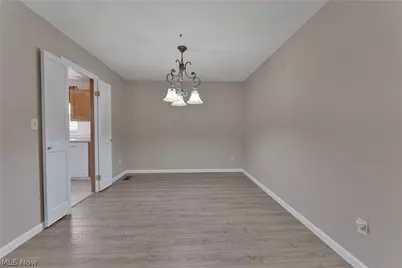 1341 Fox Run Drive, Youngstown, OH 44512 - Photo 8
