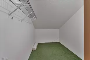 1341 Fox Run Dr, Youngstown, OH 44512 - Photo 24