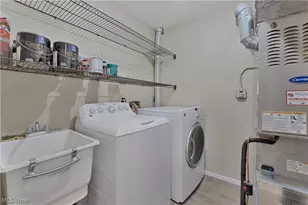 1341 Fox Run Dr, Youngstown, OH 44512 - Photo 18