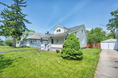 15809 Raymond Street, Maple Heights, OH 44137 - Photo 4
