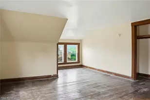 33 E Earle Ave, Youngstown, OH 44507 - Photo 18
