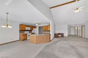7342 Glengary Dr, Sagamore Hills, OH 44067 - Photo 10