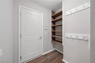 7185 Gauntlet St SW, Massillon, OH 44646 - Photo 8