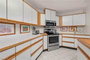 215 Grand Harbour, Vermilion, OH 44089 - Photo 10
