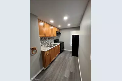 392 Bailey Court, Akron, OH 44304 - Photo 4
