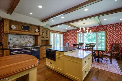 388 N Portage Path, Akron, OH 44303 - Photo 12