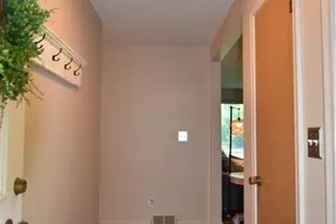 40 Gillian Ln, Boardman, OH 44511 - Photo 2